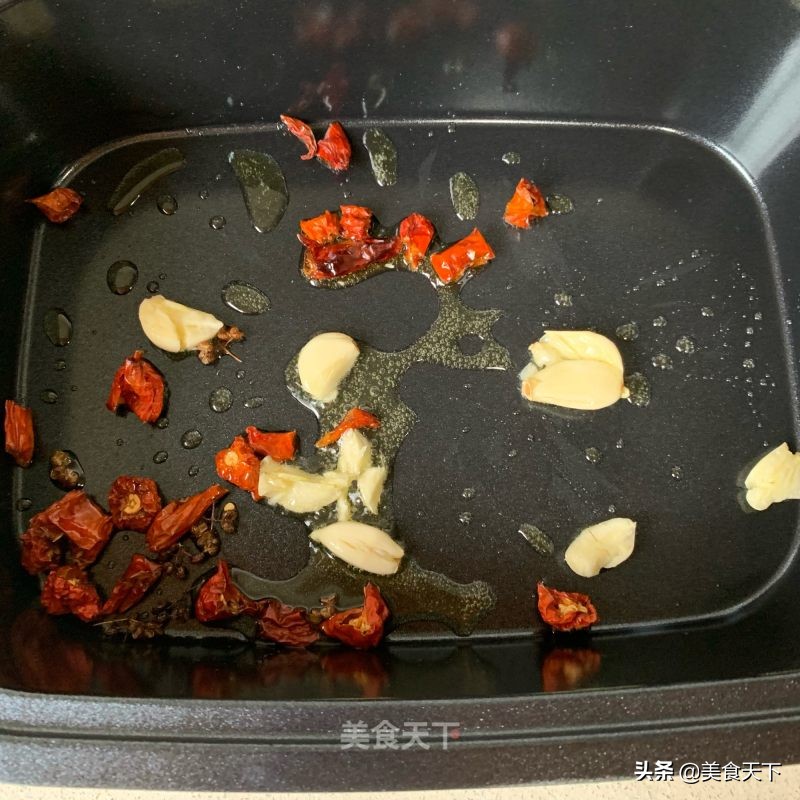 酸溜溜的味道，酸爽可口，开胃下饭，还帮油腻腻的肠胃减减负