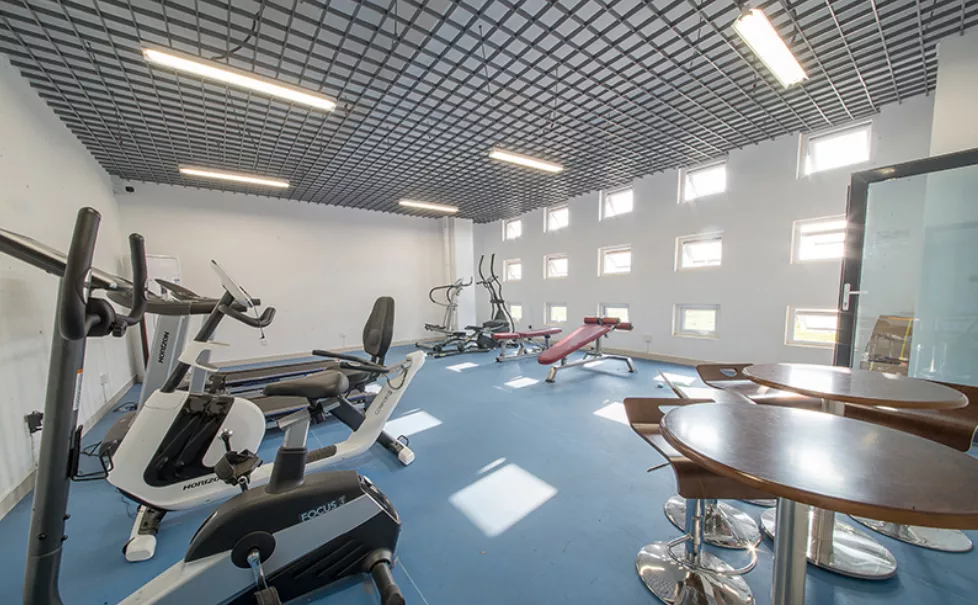 学生宿舍还有跃层双人间，眉山这所大学让隔壁学校羡慕哭了