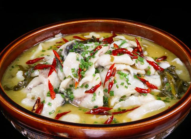 酸菜鱼肉质细嫩，汤酸香鲜美，微辣不腻，就怕米饭不够下饭的