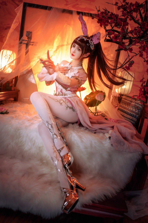 斗罗大陆，全网最像千仞雪的coser，朱竹清也有内味了
