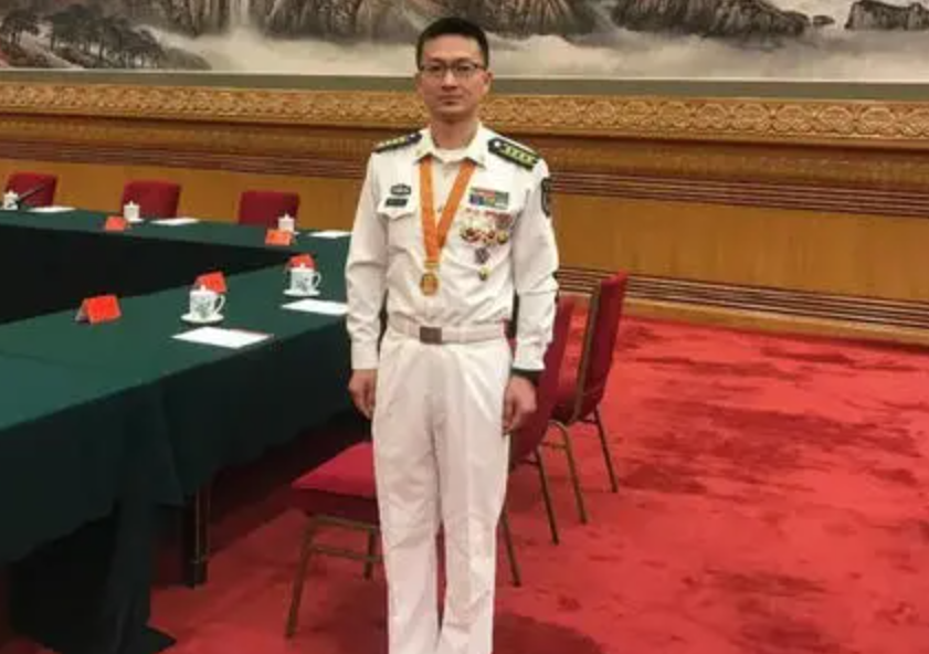 肖飞：造出“中国电芯”，为国家节省10亿元，41岁荣获一等功