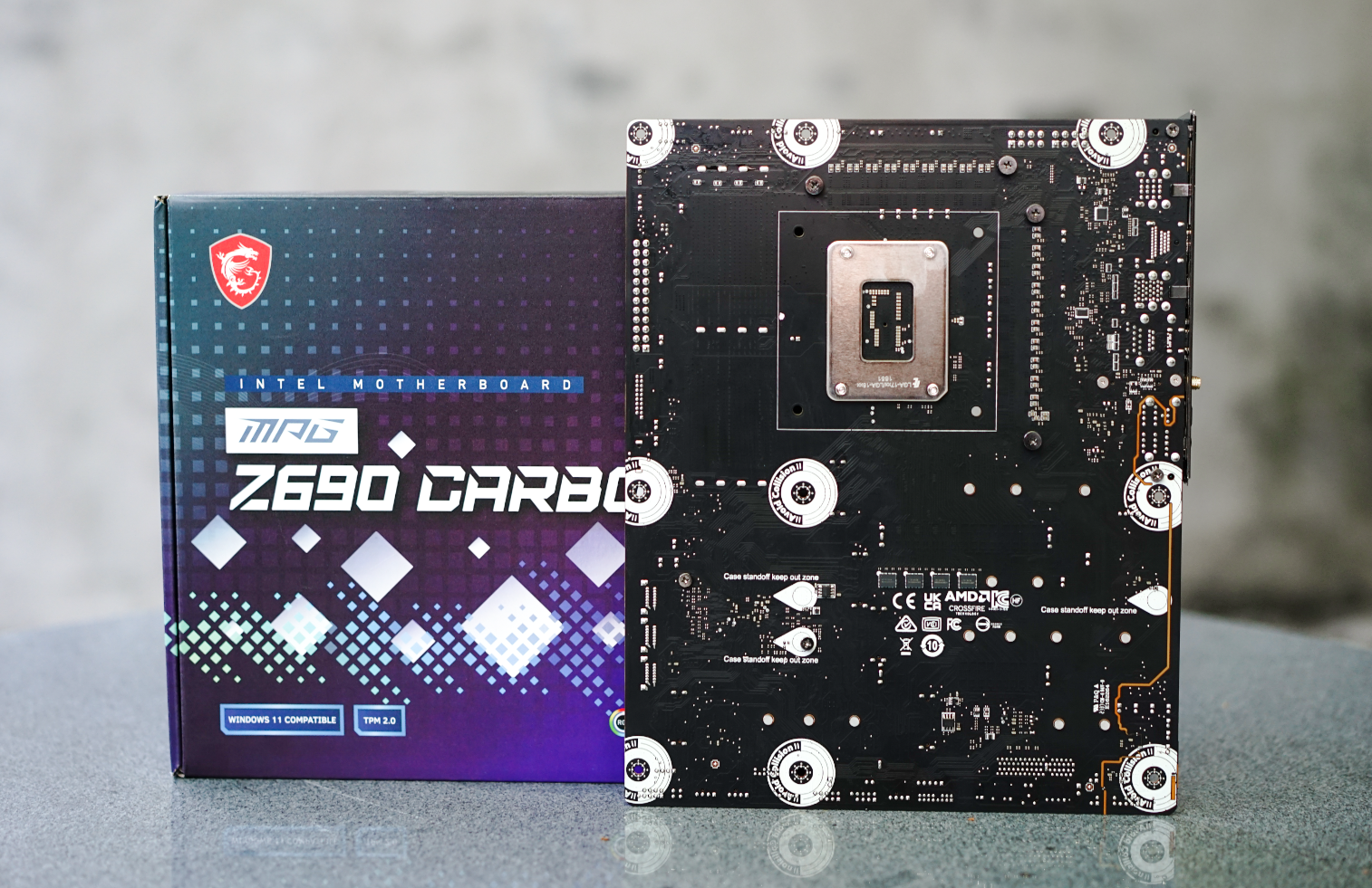 intel酷睿12代首发“座驾”来了！微星Z690 CARBON WIFI抢先开箱