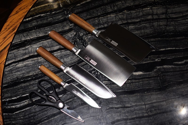 全套烹饪刀具彰显好身手 好身手R1套装