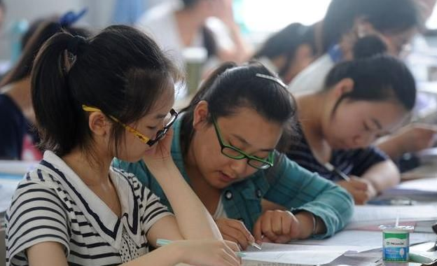 2021高考报志愿，适合女生选择的专业，就业率高收入也不低