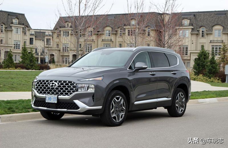 2021年现代圣达菲混合动力豪华版：更节俭的家庭SUV