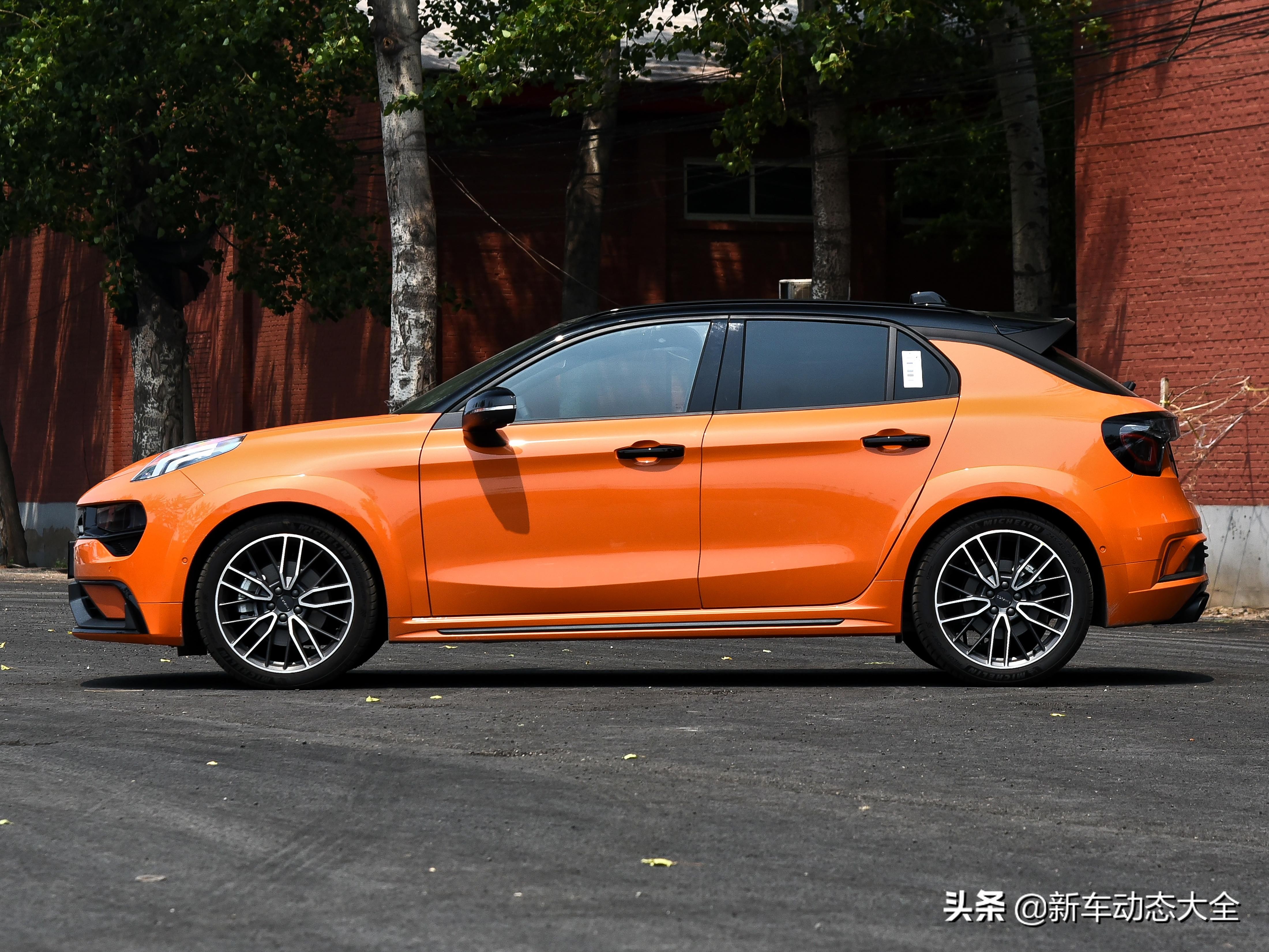 低价性能家用轿车,实力极强价格便宜,实拍领克02 hatchback