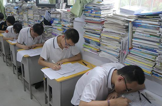 高考为啥不能用统一试卷，确保“公平”岂不更好？事实并非如此