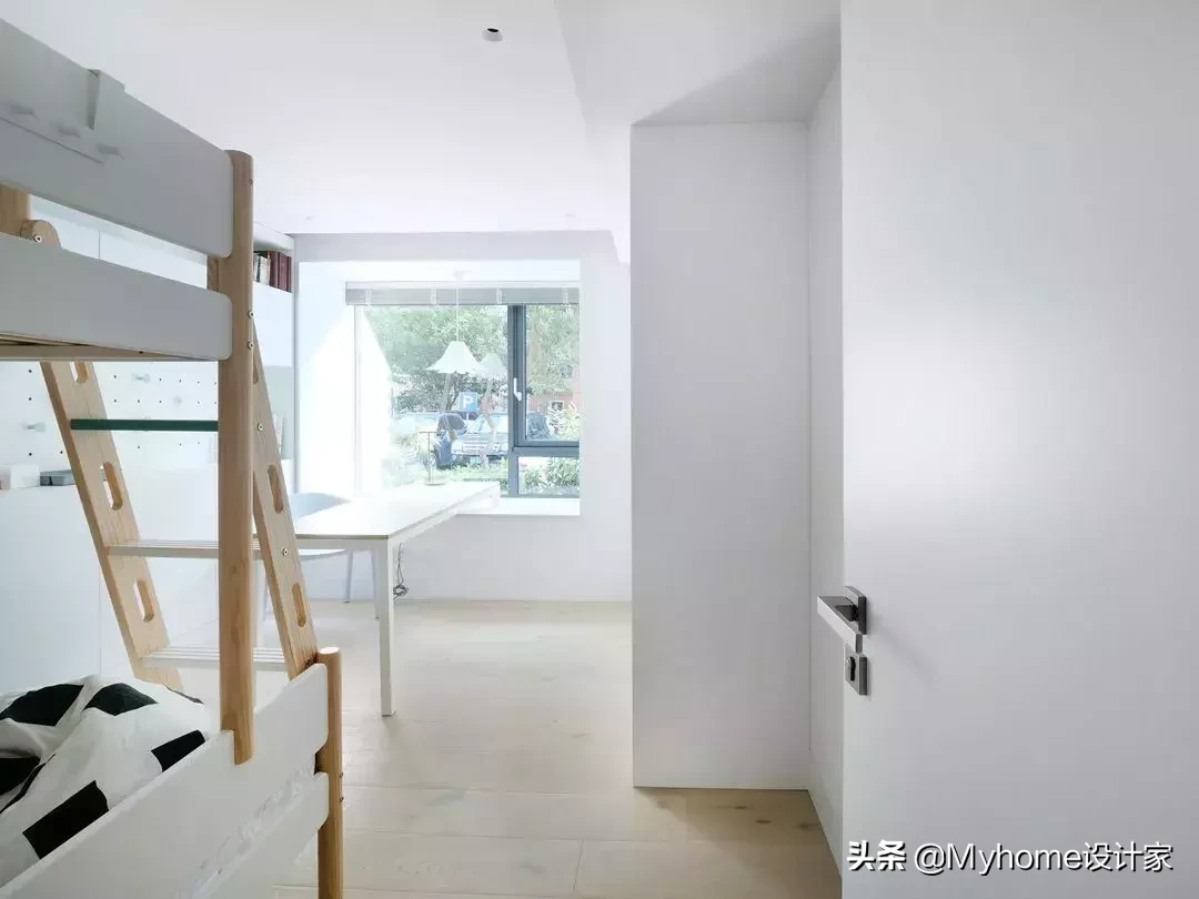 这才是北欧风！102㎡简约公寓，爆改两居室，还有大阳台