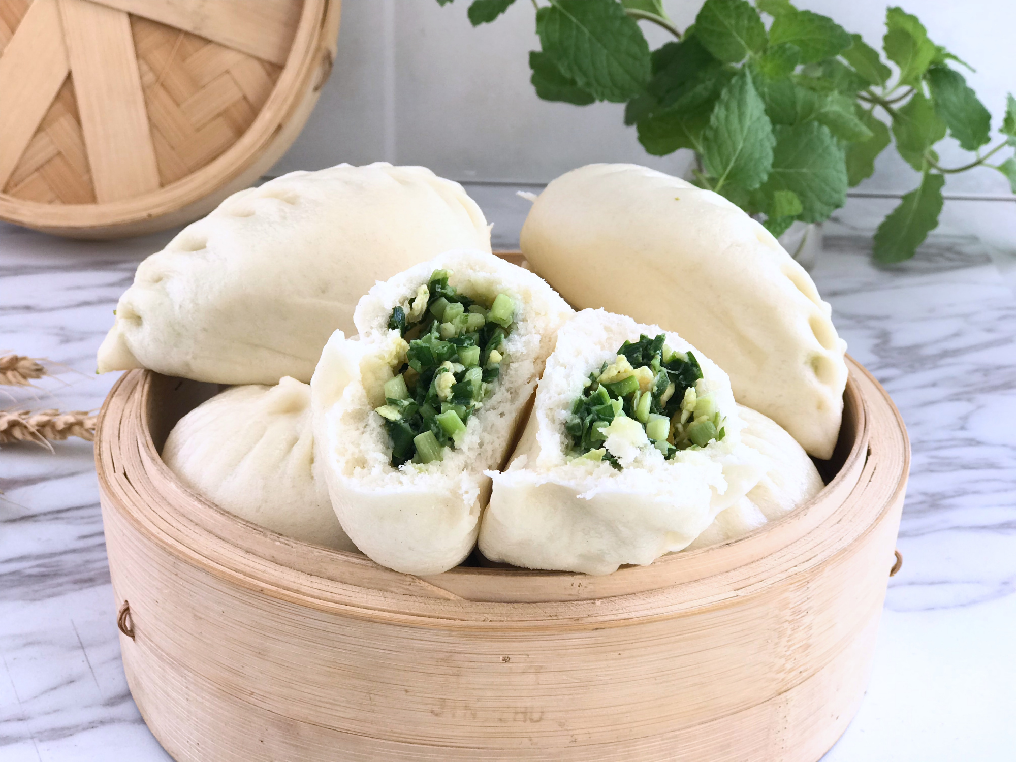 包子的馅料太丰富了,但是对于素馅来说,我家的更爱还是韭菜鸡蛋馅