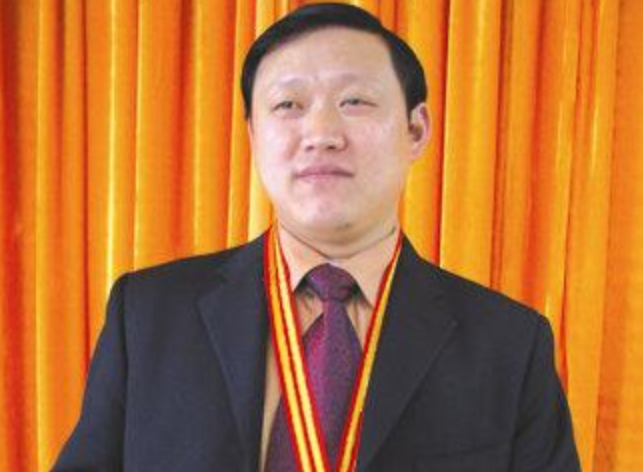 2002年，煤矿工张前东，带领60个工友矿难自救，平凡又伟大