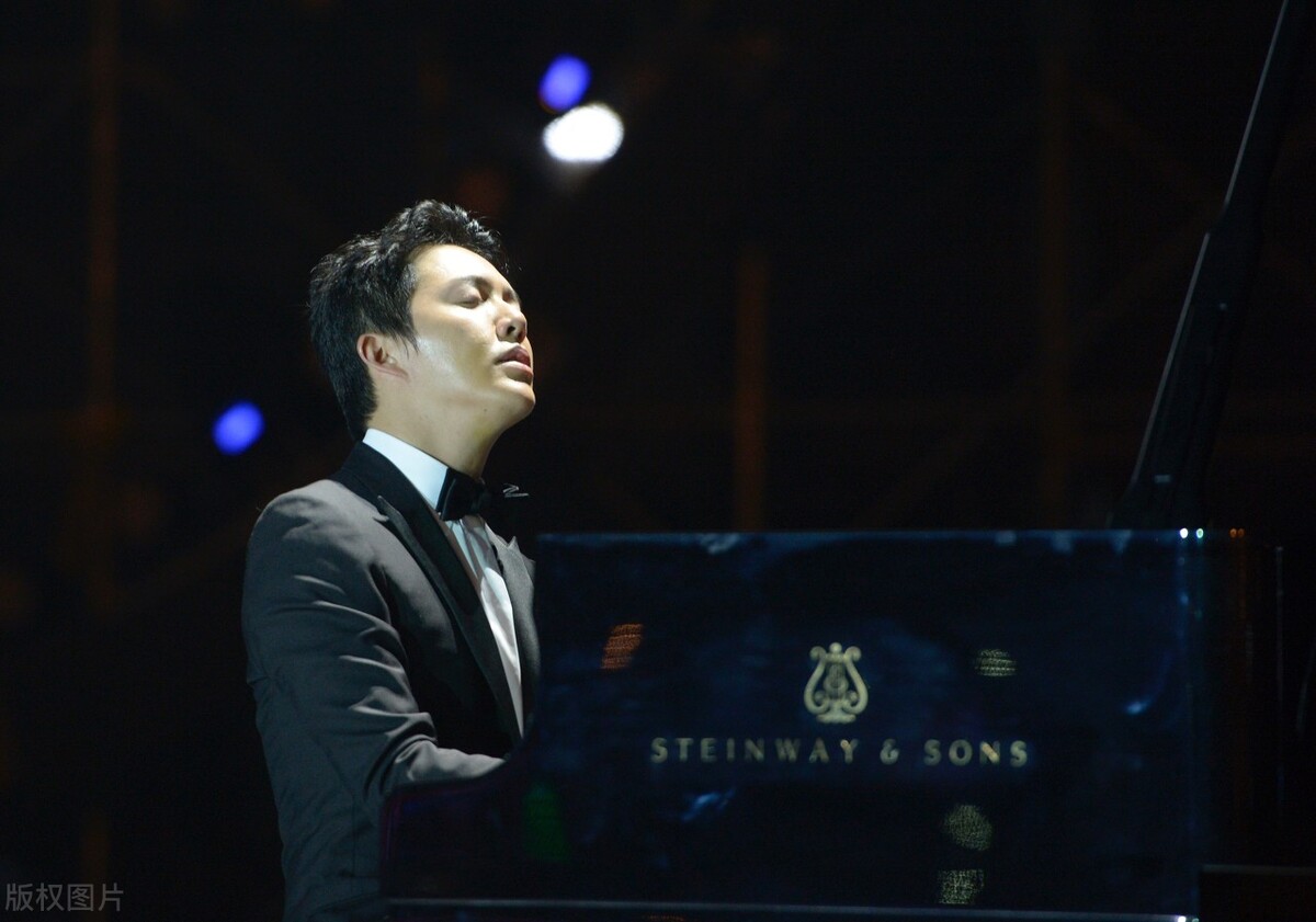 科学吃瓜：李某迪嫖娼的“成本”有多高？普通人呢，会留案底吗？