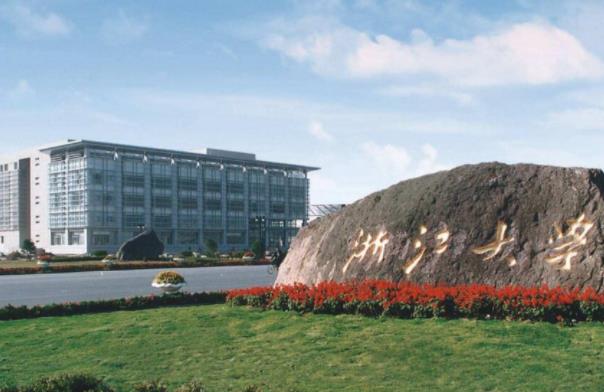 中国百强高校排名洗牌，浙江大学仅排第7，天津大学无缘前20