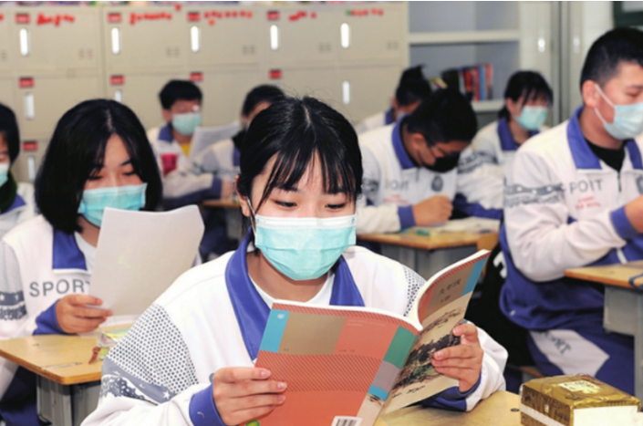 高一成绩全校倒数，高考以第一考上北大，网瘾少年如何逆袭成功？