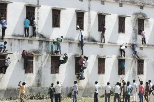 各国学校的防学生作弊手段，中国靠监考老师，看到泰国忍不住笑了