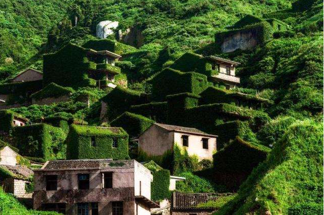 浙江一村落走红，为了“钱”途整村行动，无人居住成“鬼城”