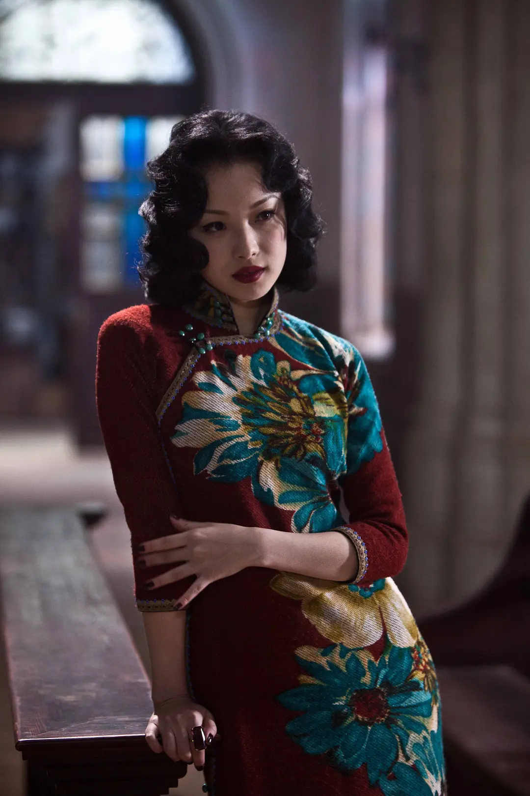 旗袍别瞎穿，太干瘪没韵味，太丰腴不遮肉，能驾驭的都是气质女神