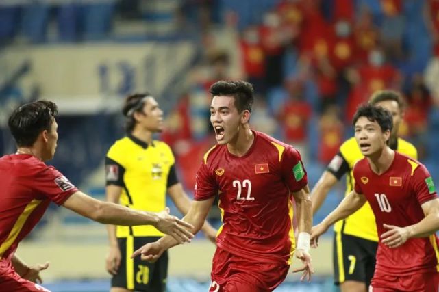 世预赛视频直播：中国男足vs越南男足 国足背水一战，能否逆袭？
