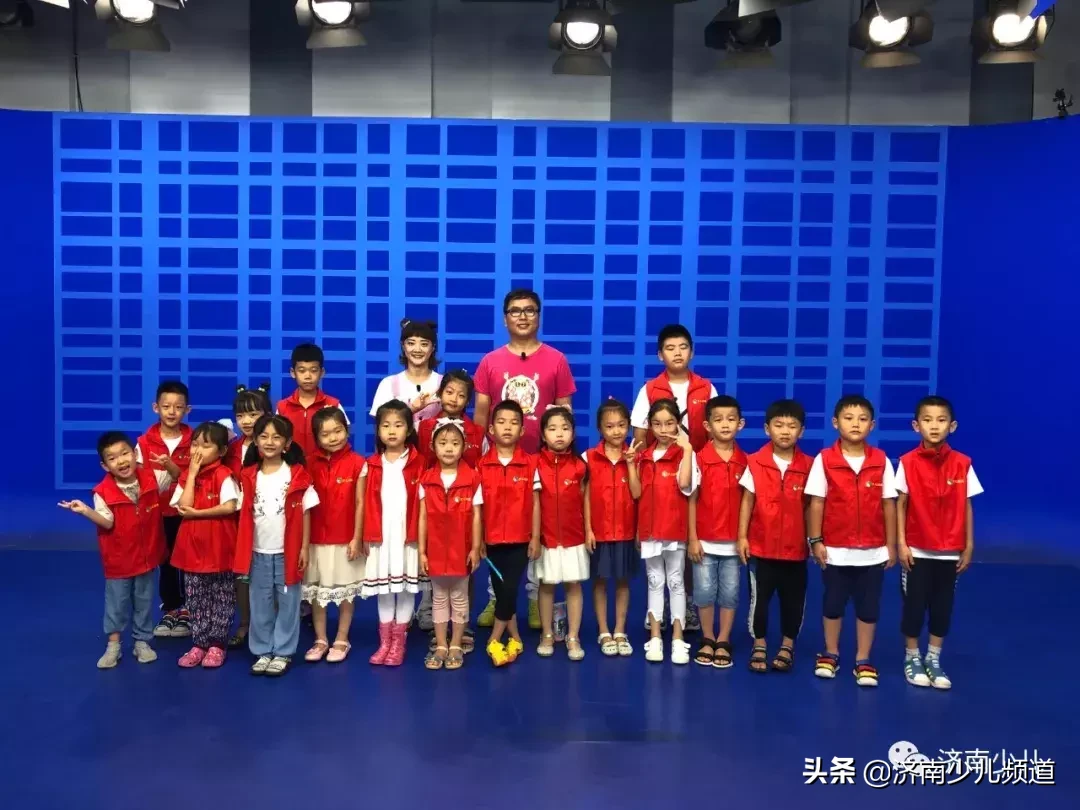 济南广电青少年口才播音班——暑期实践课堂