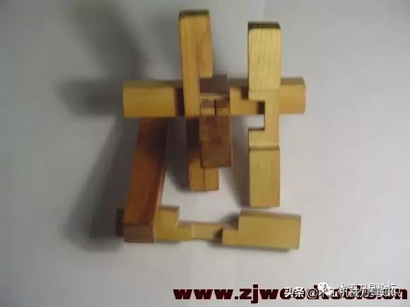 鲁班锁用柱黄金搭档，二十柱可拼四百式详细流程