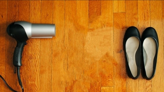 新鞋子有点小夹脚怎么办