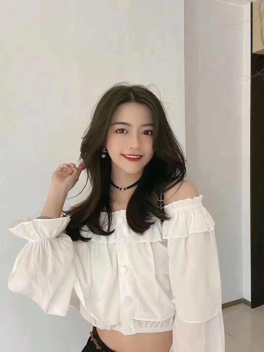 2020秋冬最流行时尚不夸张 发色适合任何小仙女染。