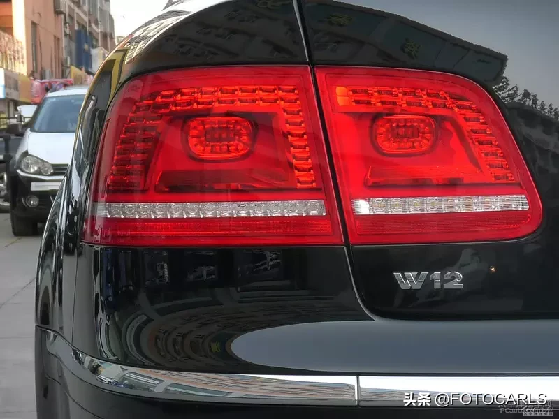 4座版大众辉腾6.0L W12实拍,售价241.2万,不是迈巴赫请绕路