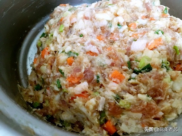 用山药泥替代淀粉，牢牢粘住“丸藕”