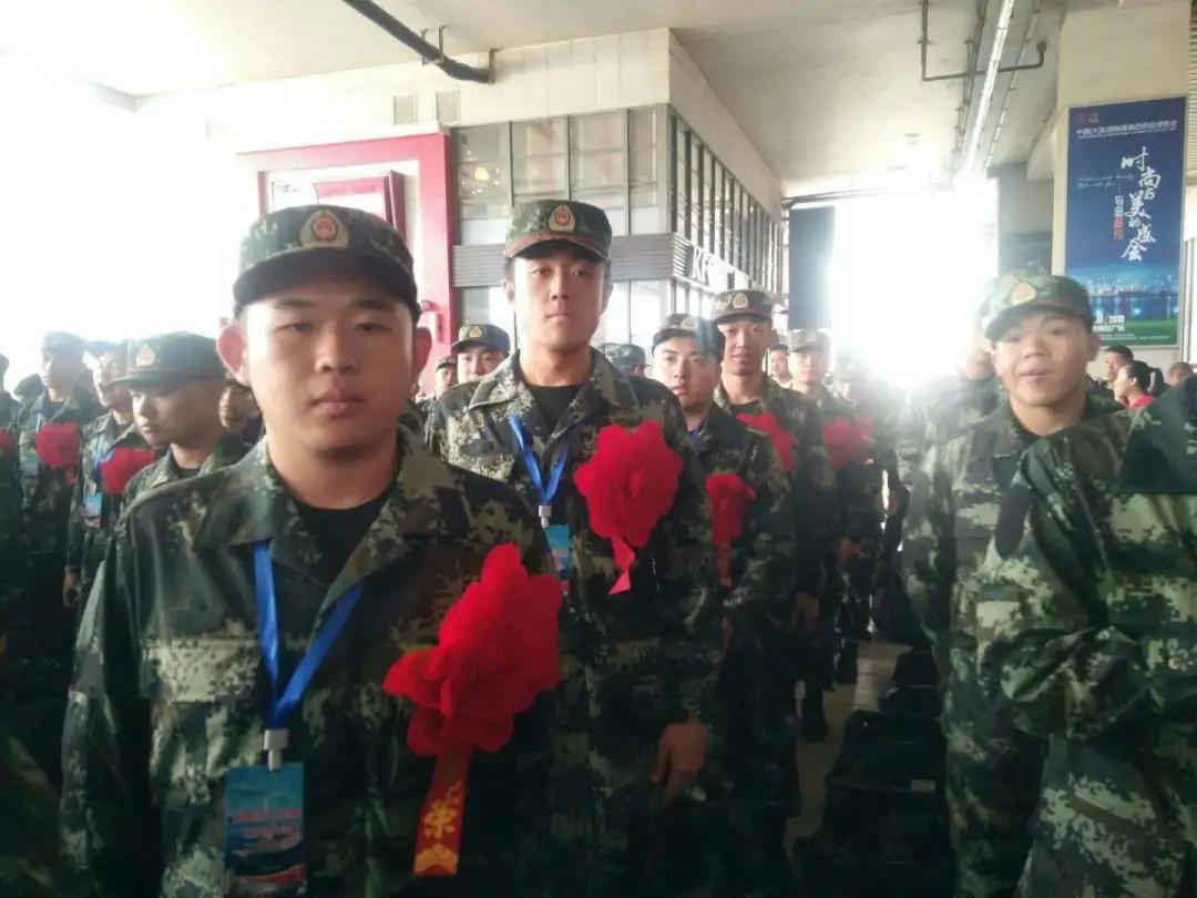 大连枫叶职业技术学院大学生参军入伍政策