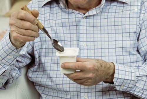 为何说45岁人群养生先养“肠道”？要想肠道健康，多吃2类食物