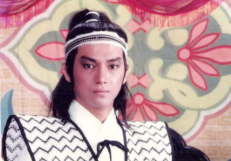 十三太保:回忆杀,1982年的旧港剧,黄日华和汤镇业的小鲜肉时代