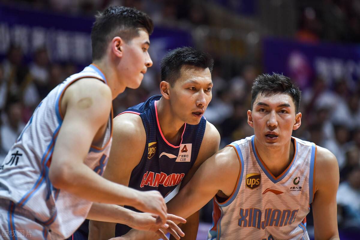 阿联为什么没有nba发展(中国男篮失败的领袖易建联 为什么没在NBA成功)