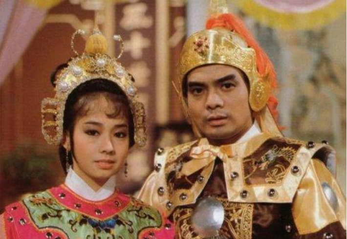 四郎苗侨伟,四娘龚慈恩五郎黄日华加当年的选美比赛冠军谢宁六郎德华