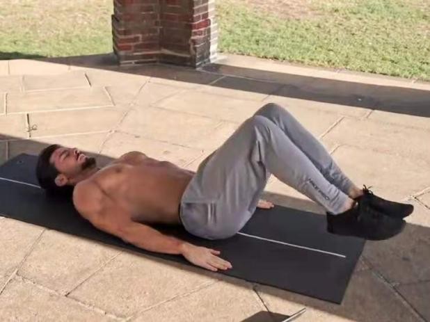 长得帅，身材好是什么样的？他来告诉你，3个动作，练出同款腹肌