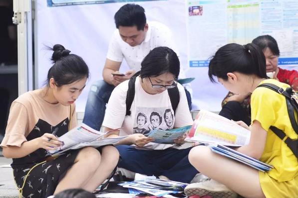 浙江考生高考661分，放弃985大学选择双非师范，网友直言并不亏