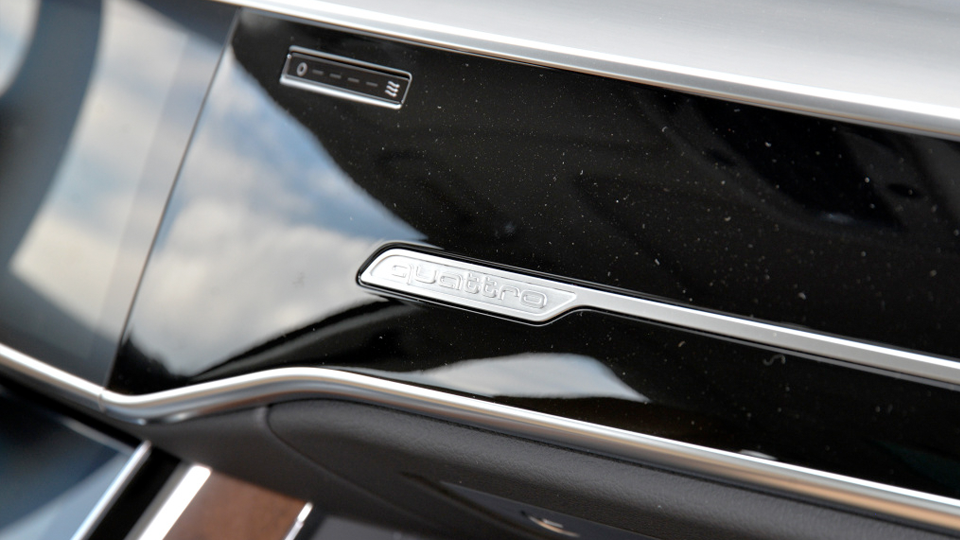 奥迪A8L购车手册：高配车型依旧优势不大，预定入门版即可