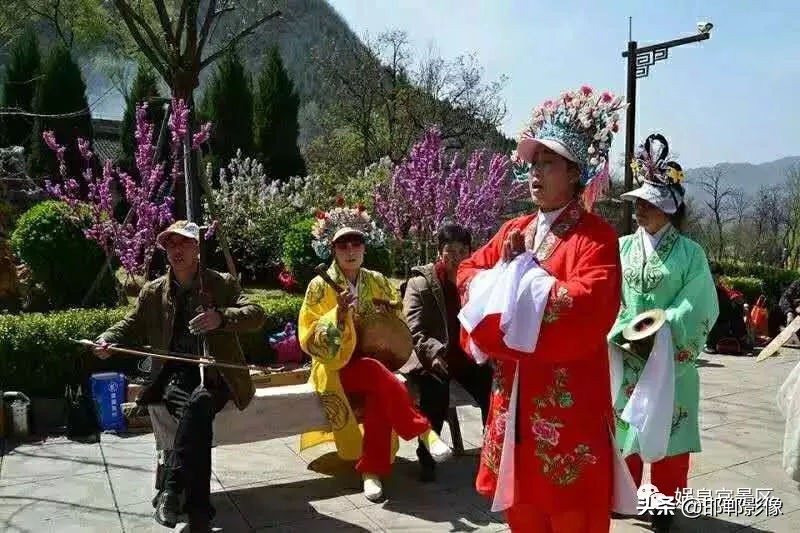 三月初一到十五，来赶一场传承千年的娲皇庙会！