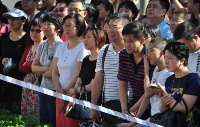 “5+2”课后服务收费标准公布，家长感觉吃亏了，老师也不满意