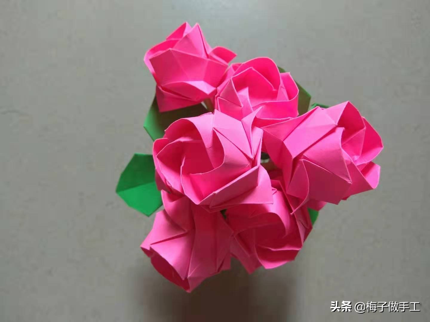 手工折纸:川崎玫瑰怎么折?详细的图文教程来了,成品形状逼真