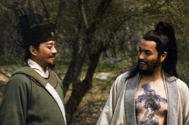 《水浒传》中有哪些隐晦的细节，证明宋江真的是个阴险狡猾之人？