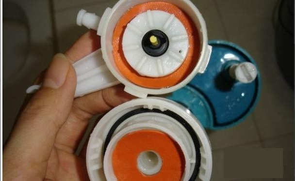 马桶不上水是怎么回事？主要有4个原因，多数是没有维护造成的