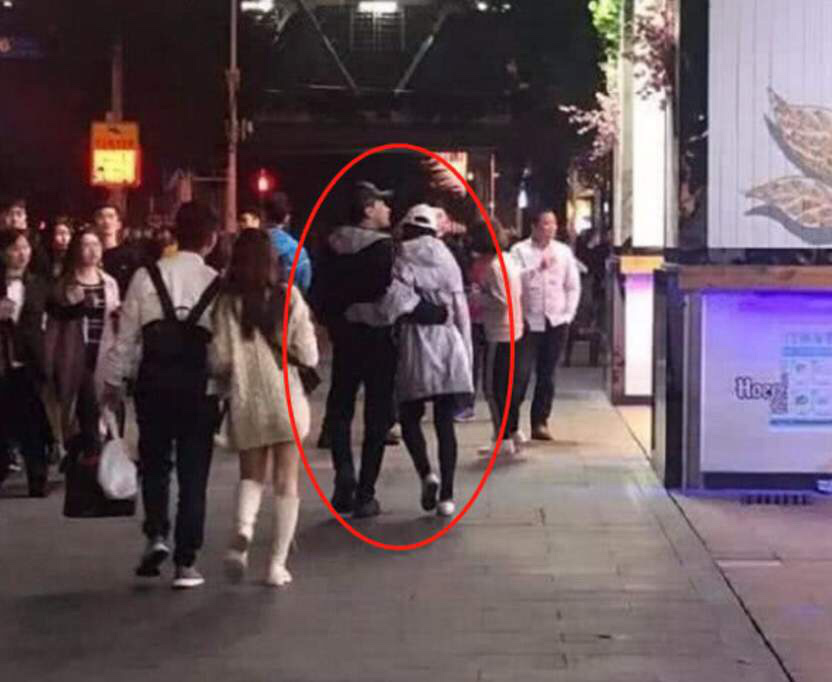 24岁恋上吴卓羲，25岁被李晨前女友手撕，33岁的张馨予如今怎么样