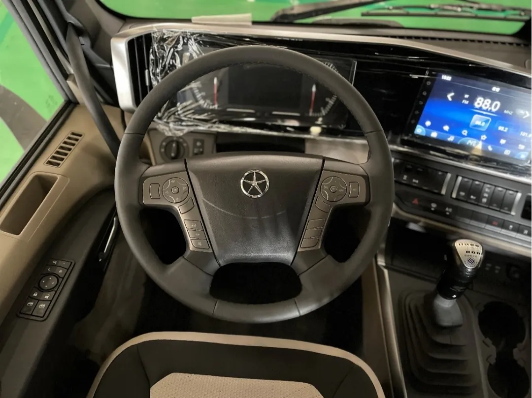 大运v7在内饰方面,可以说是设计更具乘用化.