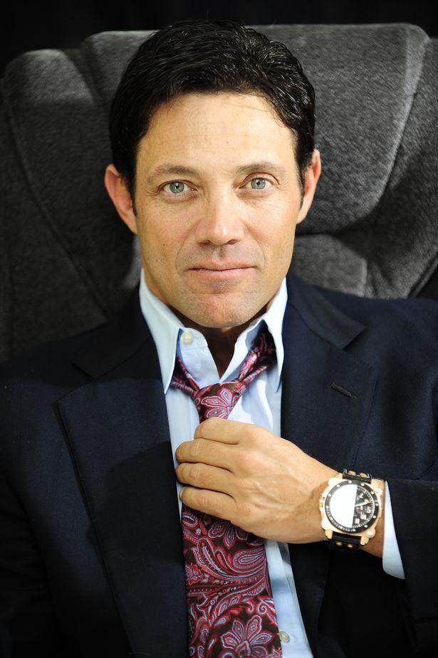 乔丹贝尔福特(美国"华尔街之狼"的风流往事,曾在高空和潜水时与女人