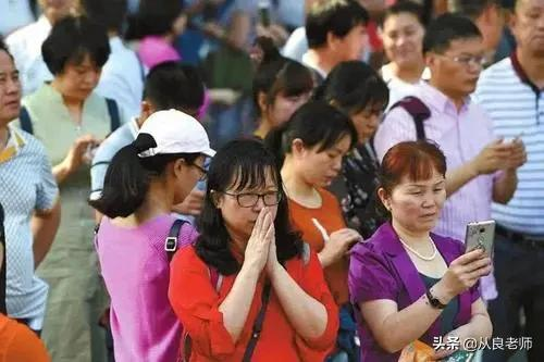 高考喜报,是块遮羞布