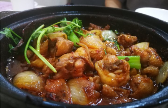 坐拥“专属地铁”，有7大美食集结地！东北这所大学“顶尖”配置太绝！