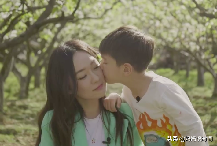 那些年，嗯哼对霍思燕说过的温暖“情话”，让多少妈妈掉过眼泪