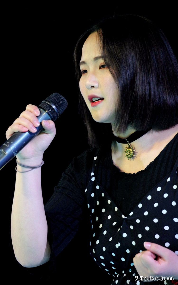 施秉一中：唱响青春   舞动人生