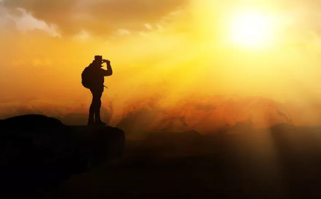 “河南学霸”冯华毅：高考650分选择复读，今年分数更高却很难过