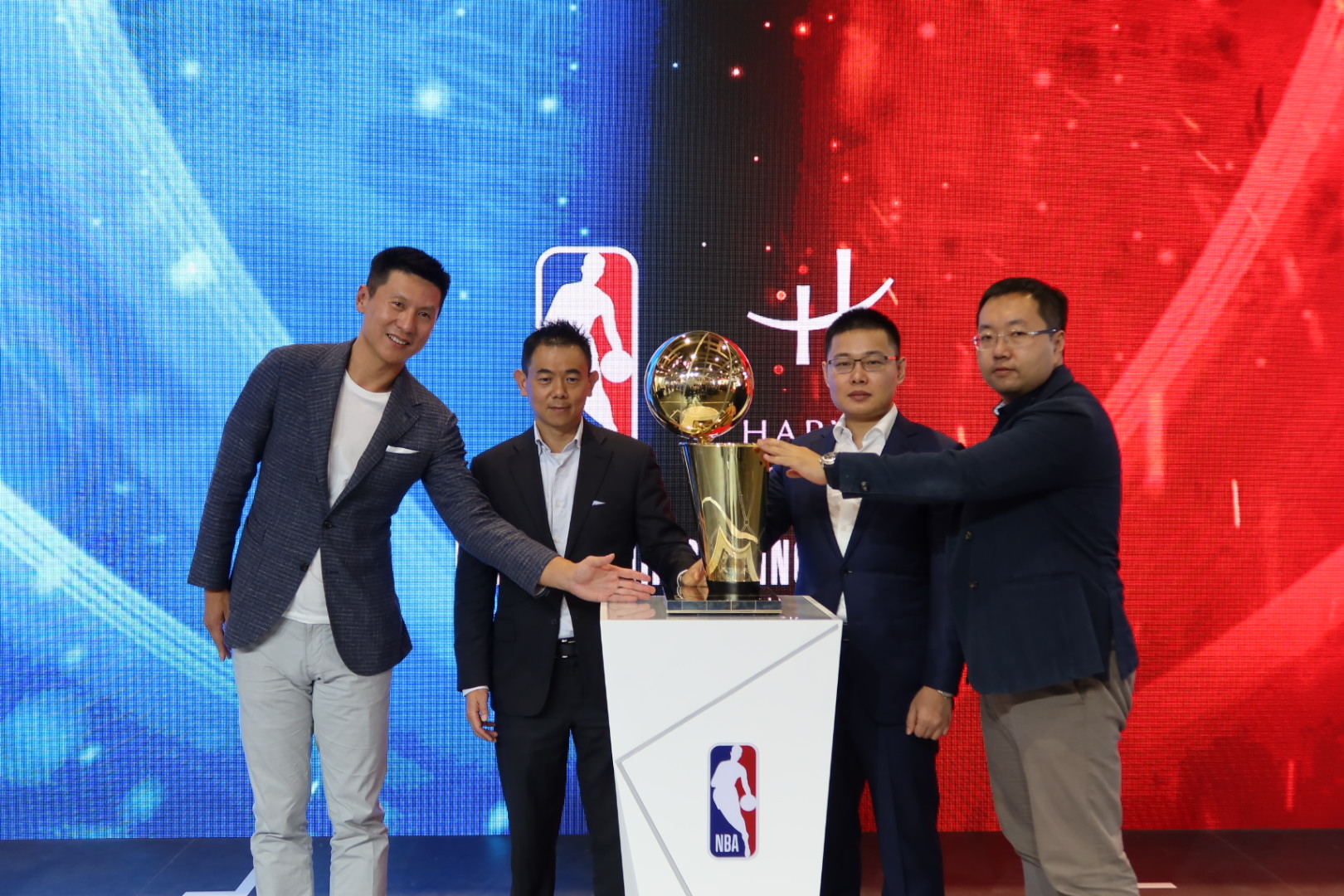 nba合作的公司有哪些(NBA中国和华锐娱乐宣布达成多年合作伙伴关系)