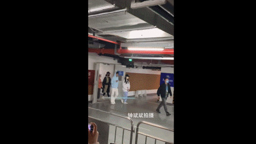 “浪浪钉”成背景板了？周也马闻远CP感爆棚！这眼神真不是在谈吗